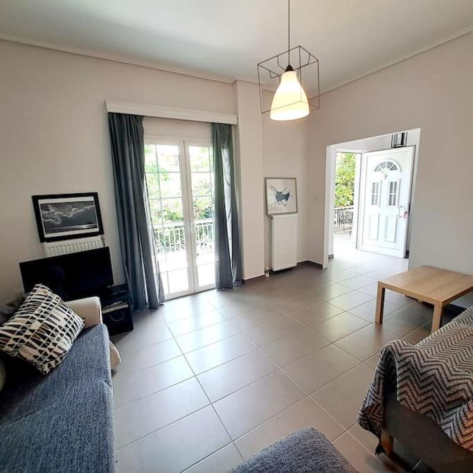 20' From The Airport,20' From The Center Of Athens Apartment Exterior photo