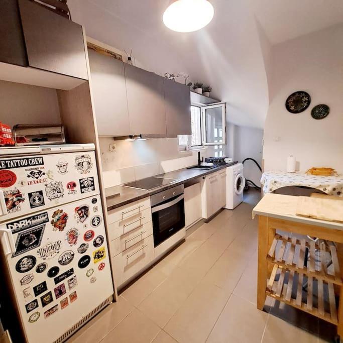 20' From The Airport,20' From The Center Of Athens Apartment Exterior photo